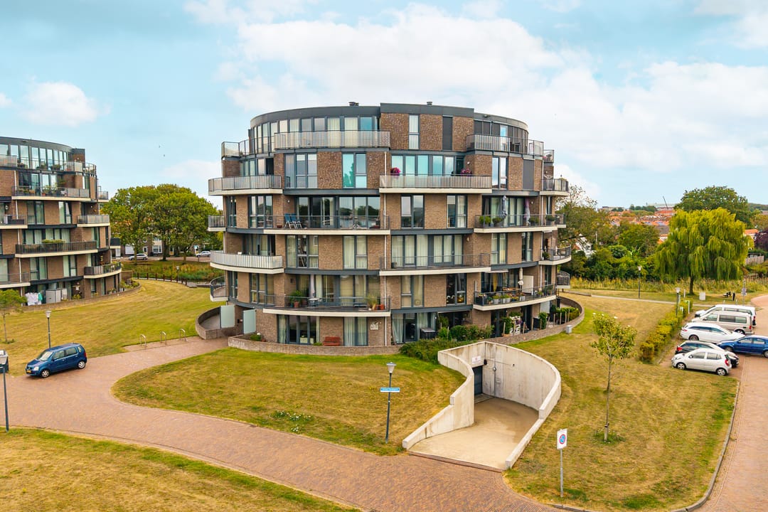 Foto 31 van Antoni Gaudipark 54