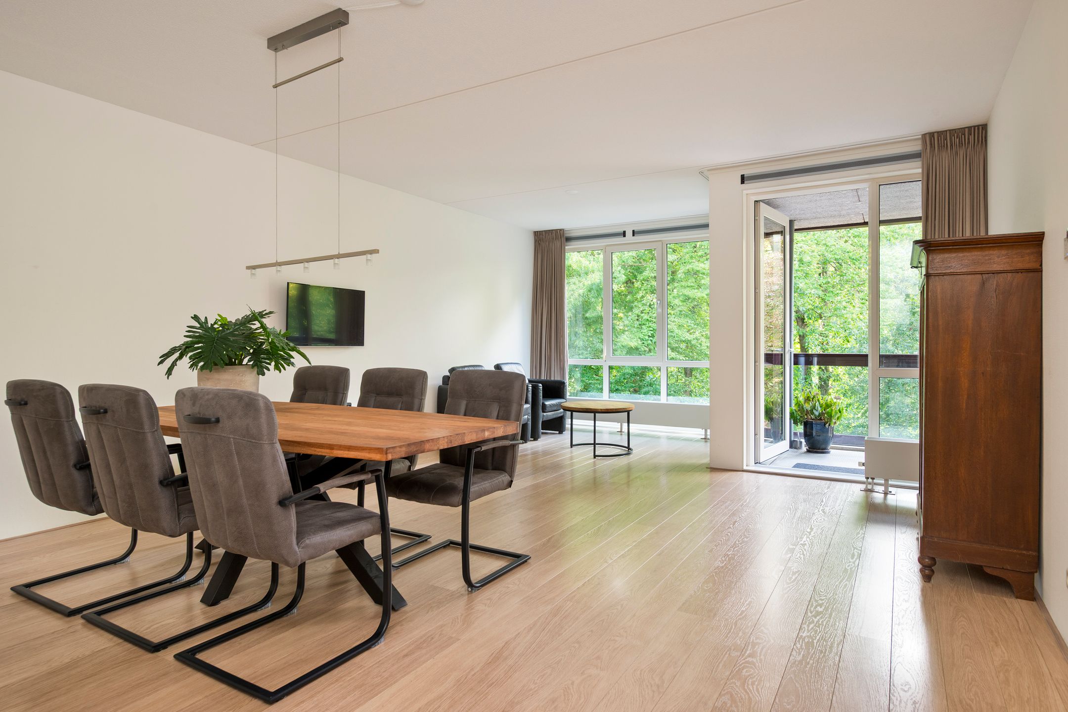 Photo 3 of Graaf van Rechterenweg 53-31