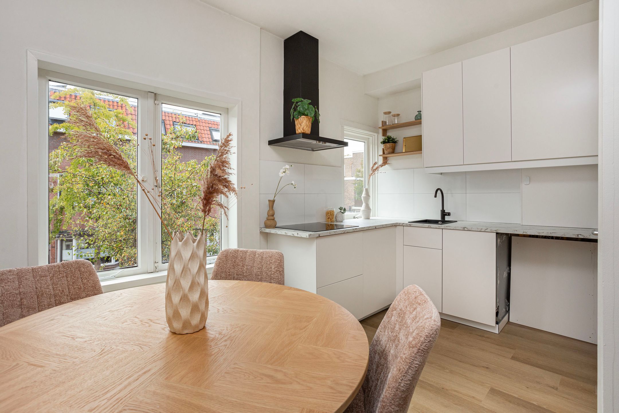 Photo 9 of Minahassastraat 27-B