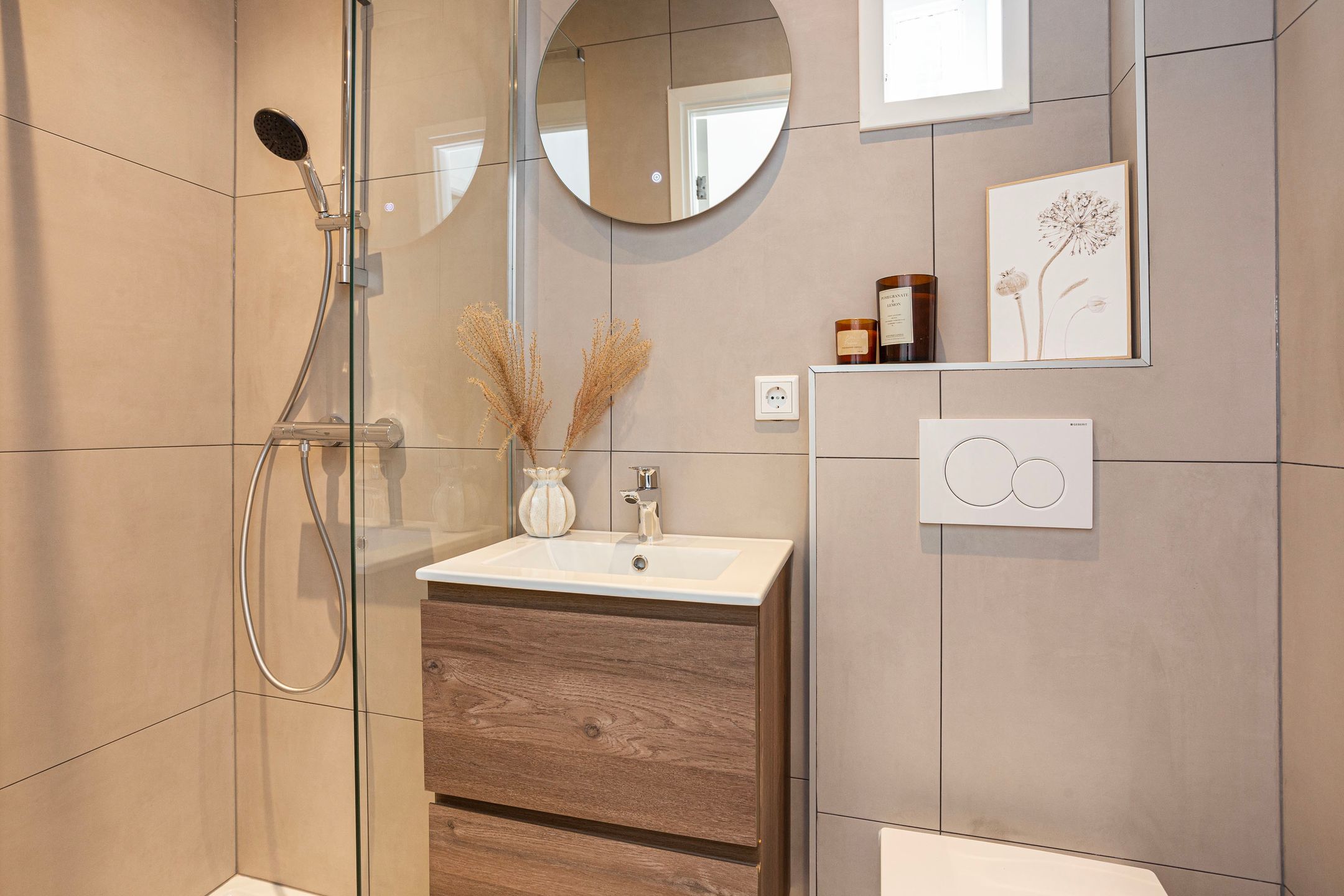 Photo 15 of Minahassastraat 27-B