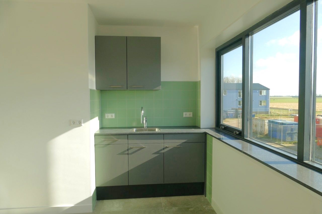 Bekijk foto 3 van Neerlandia 7-F