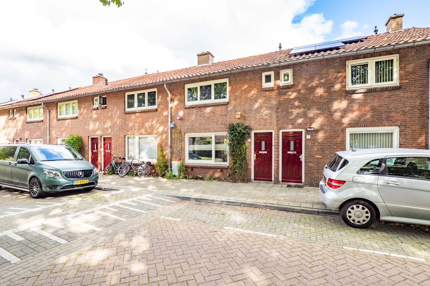 Photo 44 of Hoveniersstraat 3