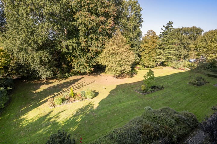 Foto 28 van Van der Helmstraat 359