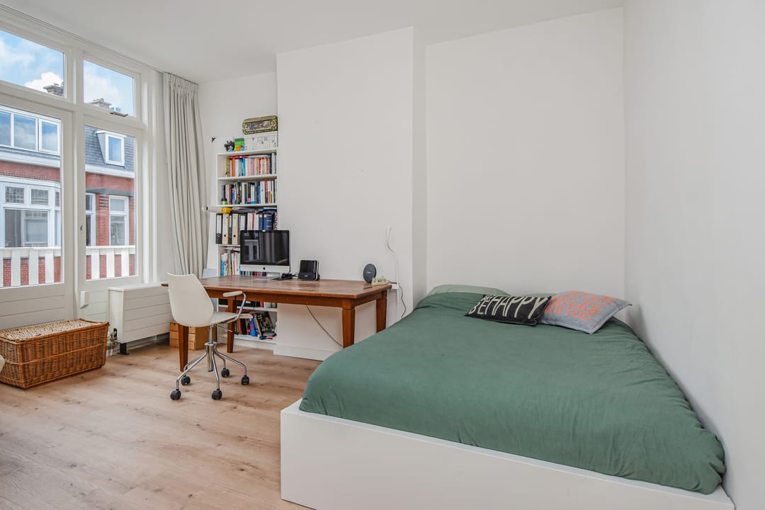 Photo 11 of Van Beverningkstraat 264