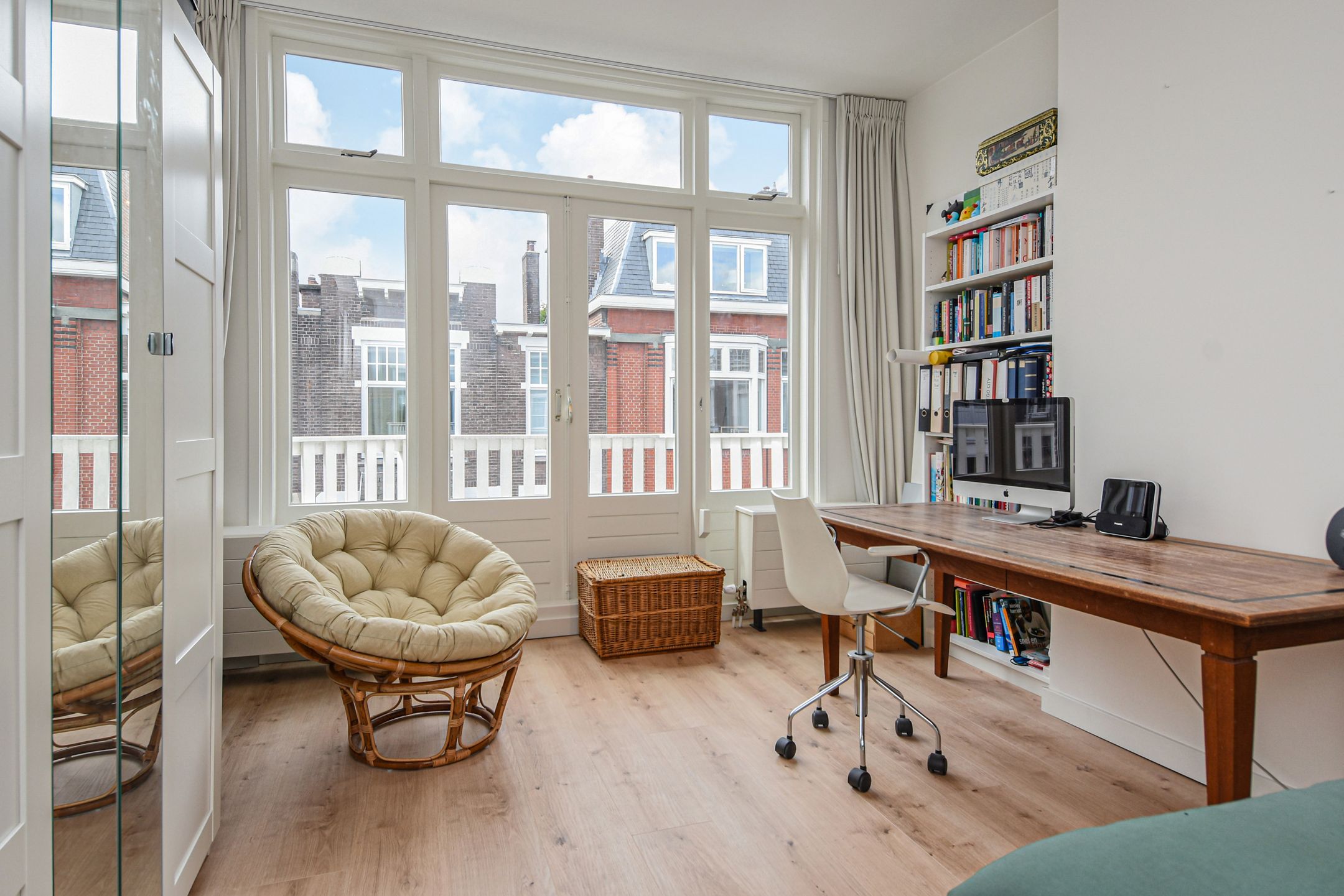 Photo 12 of Van Beverningkstraat 264