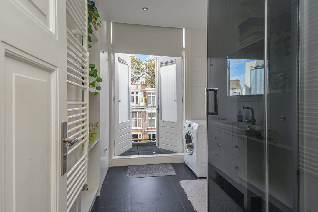 Photo 16 of Van Beverningkstraat 264