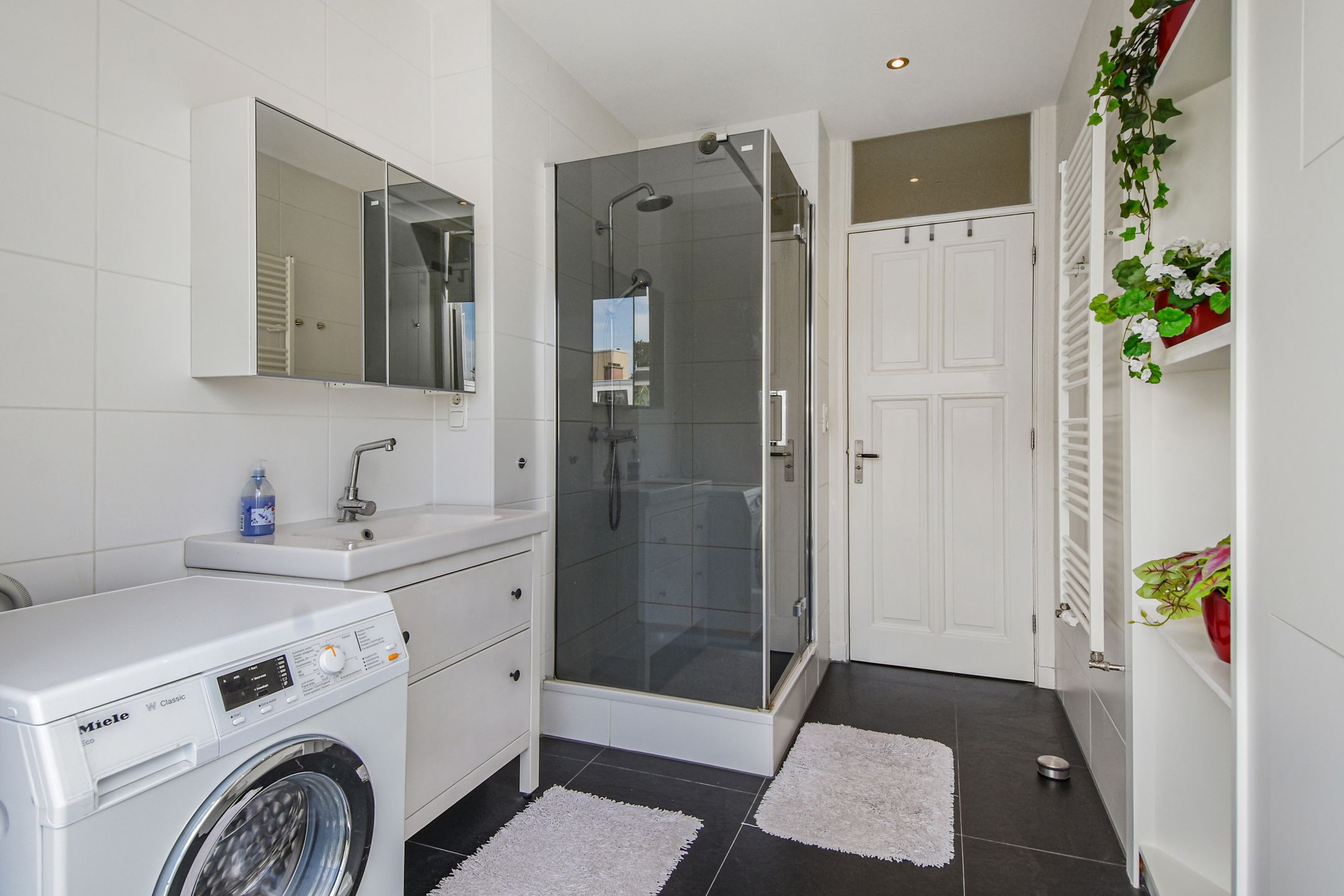 Photo 18 of Van Beverningkstraat 264