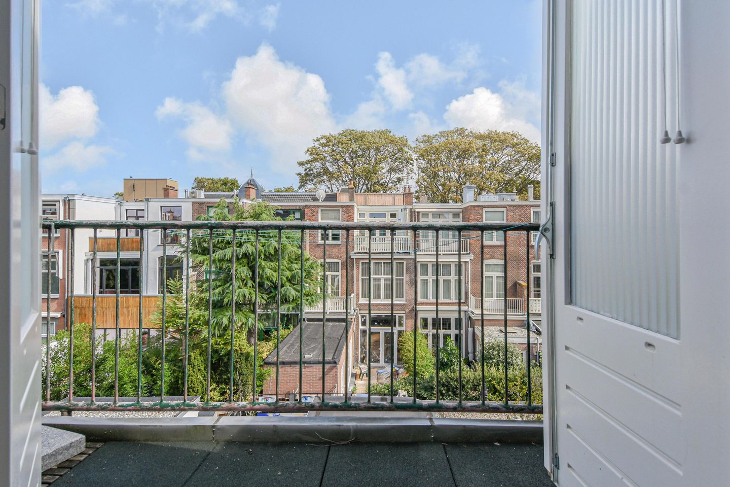 Photo 19 of Van Beverningkstraat 264