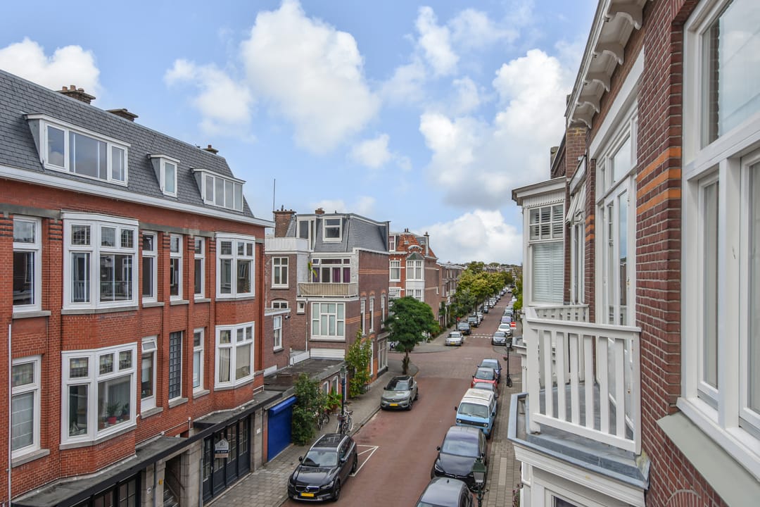 Photo 22 of Van Beverningkstraat 264