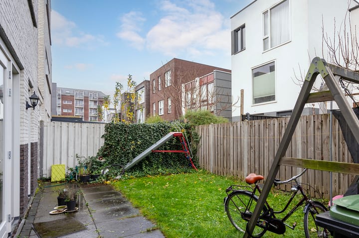 Foto 25 van Helenusstraat 15