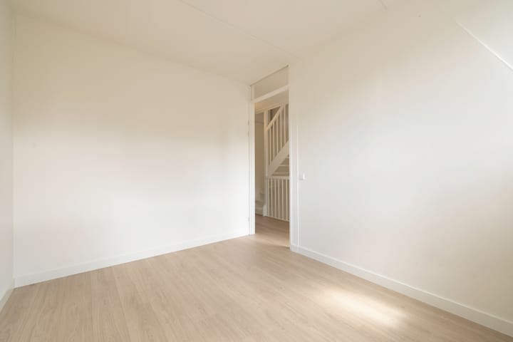 Photo 17 of Colonnade 75