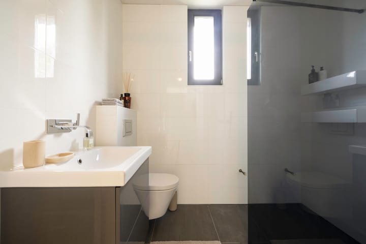 Photo 19 of Colonnade 75