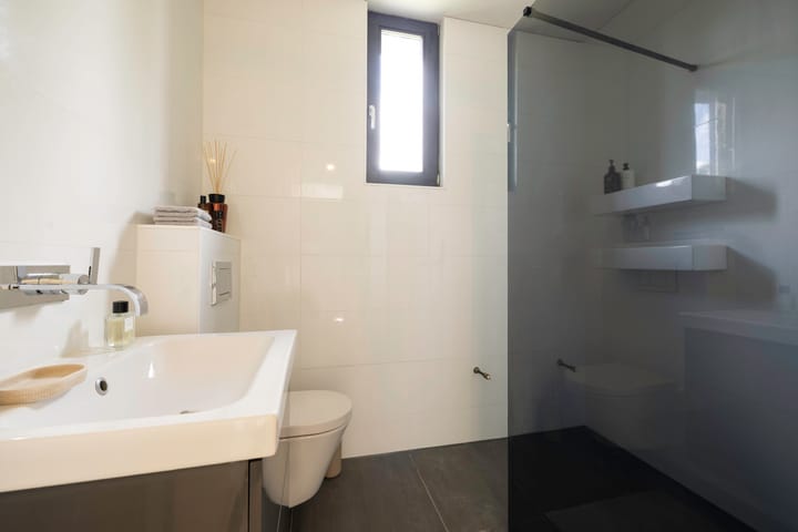 Photo 20 of Colonnade 75