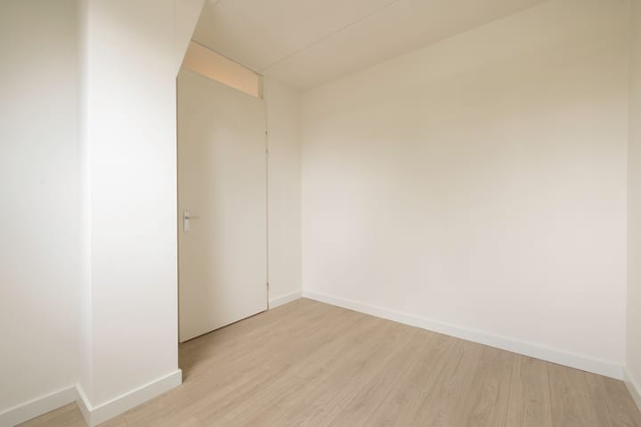 Photo 23 of Colonnade 75