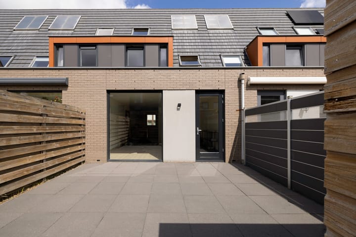 Photo 31 of Colonnade 75