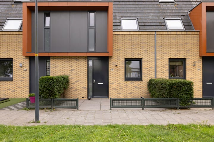 Photo 32 of Colonnade 75