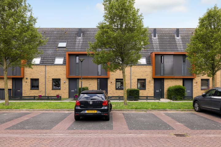 Photo 33 of Colonnade 75