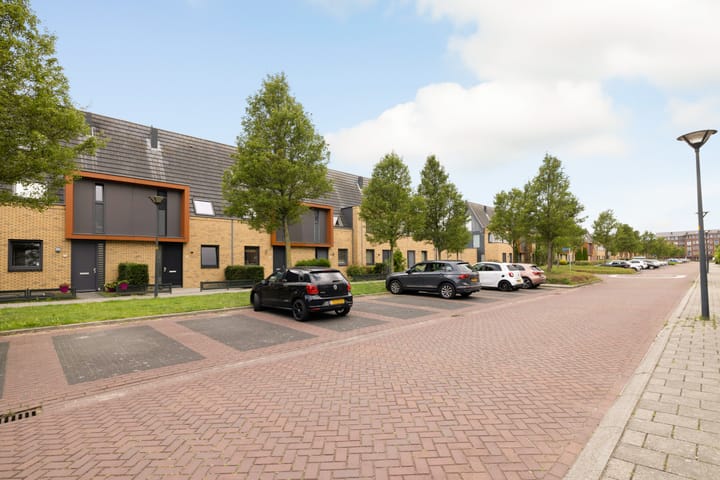 Photo 34 of Colonnade 75