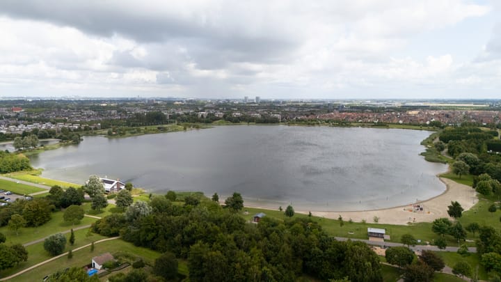 Photo 37 of Colonnade 75