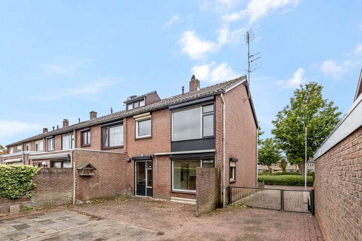 Foto 26 van Van Hallstraat 10