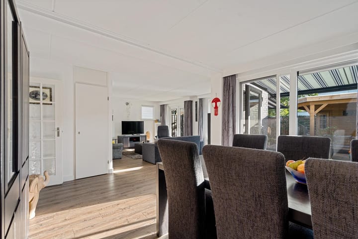 Foto 15 van Rechterenstraat 20