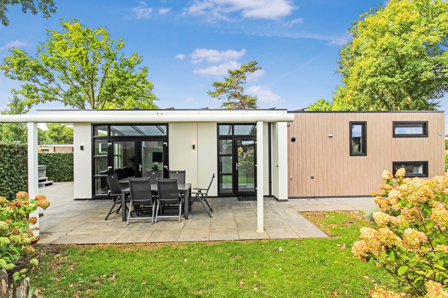 Photo 1 of Loverensestraat 11-D17