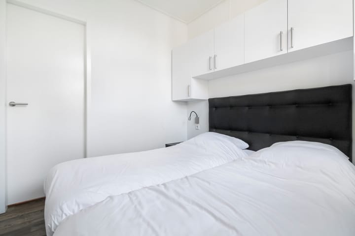 Photo 4 of Loverensestraat 11-D17