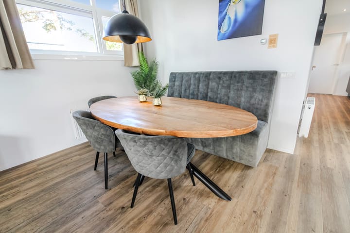 Photo 9 of Loverensestraat 11-D17