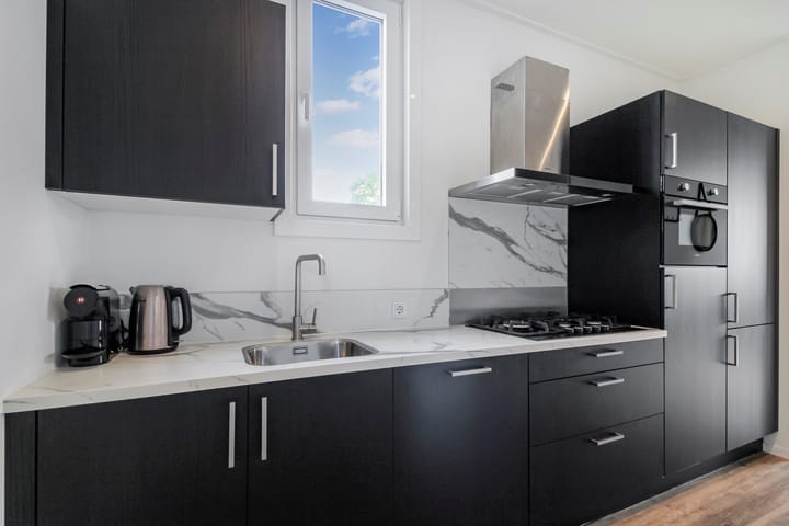 Photo 11 of Loverensestraat 11-D17