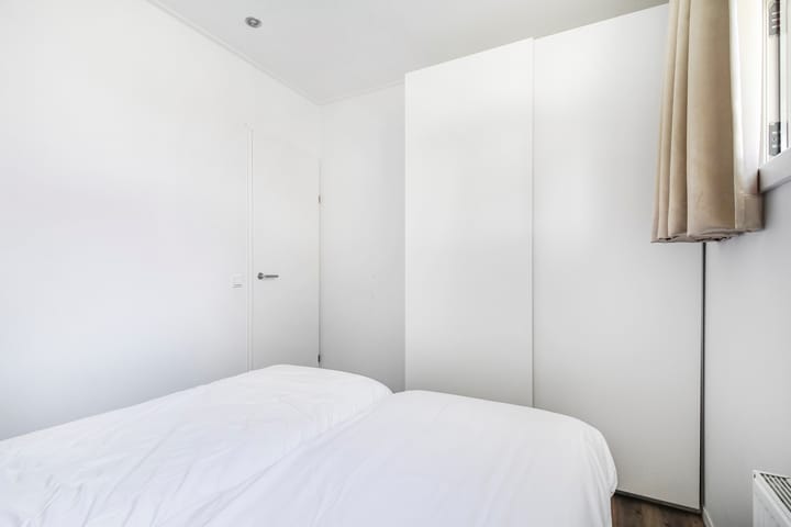 Photo 14 of Loverensestraat 11-D17