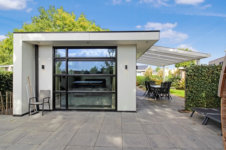 Photo 19 of Loverensestraat 11-D17