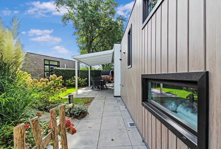 Photo 21 of Loverensestraat 11-D17