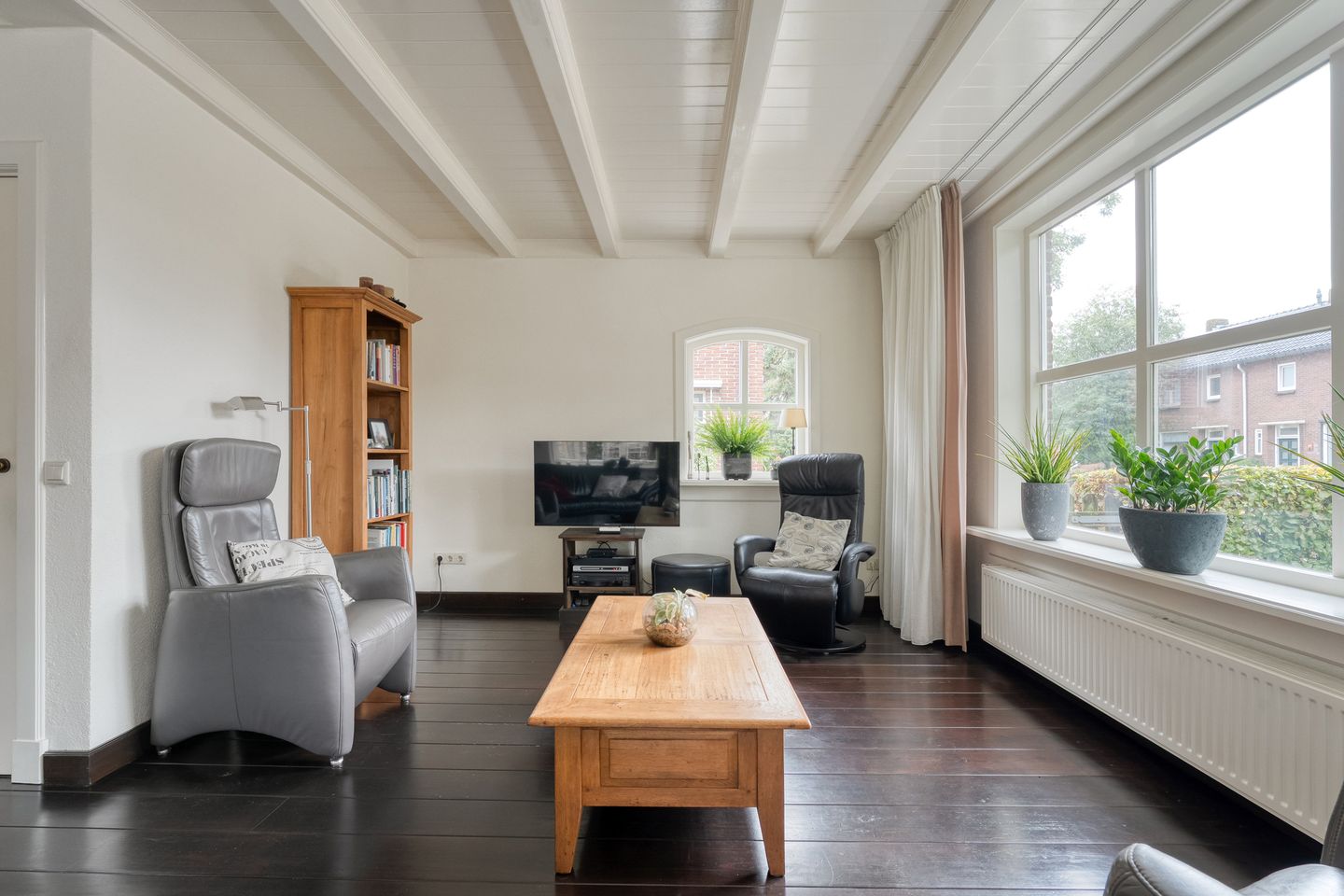 Photo 10 of Burgemeester Schuitestraat 36