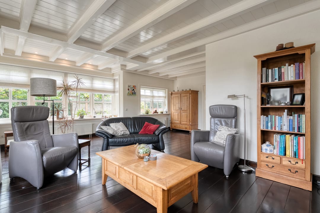 Photo 11 of Burgemeester Schuitestraat 36