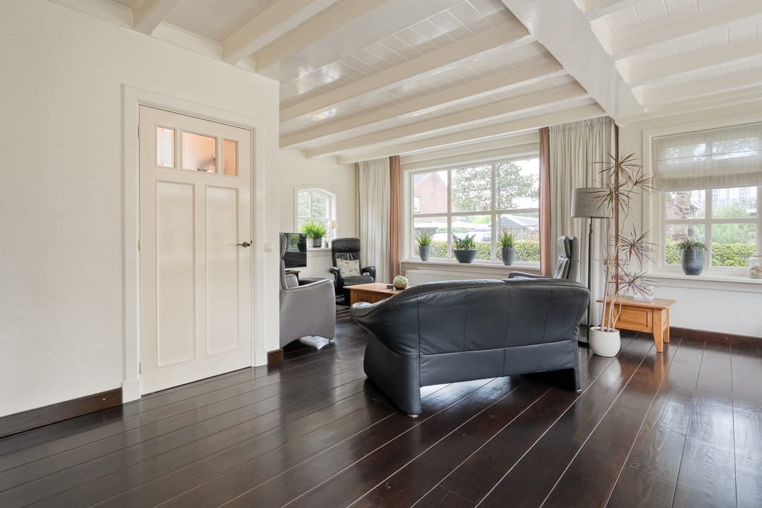 Photo 13 of Burgemeester Schuitestraat 36