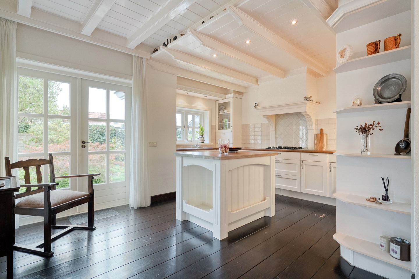 Photo 14 of Burgemeester Schuitestraat 36