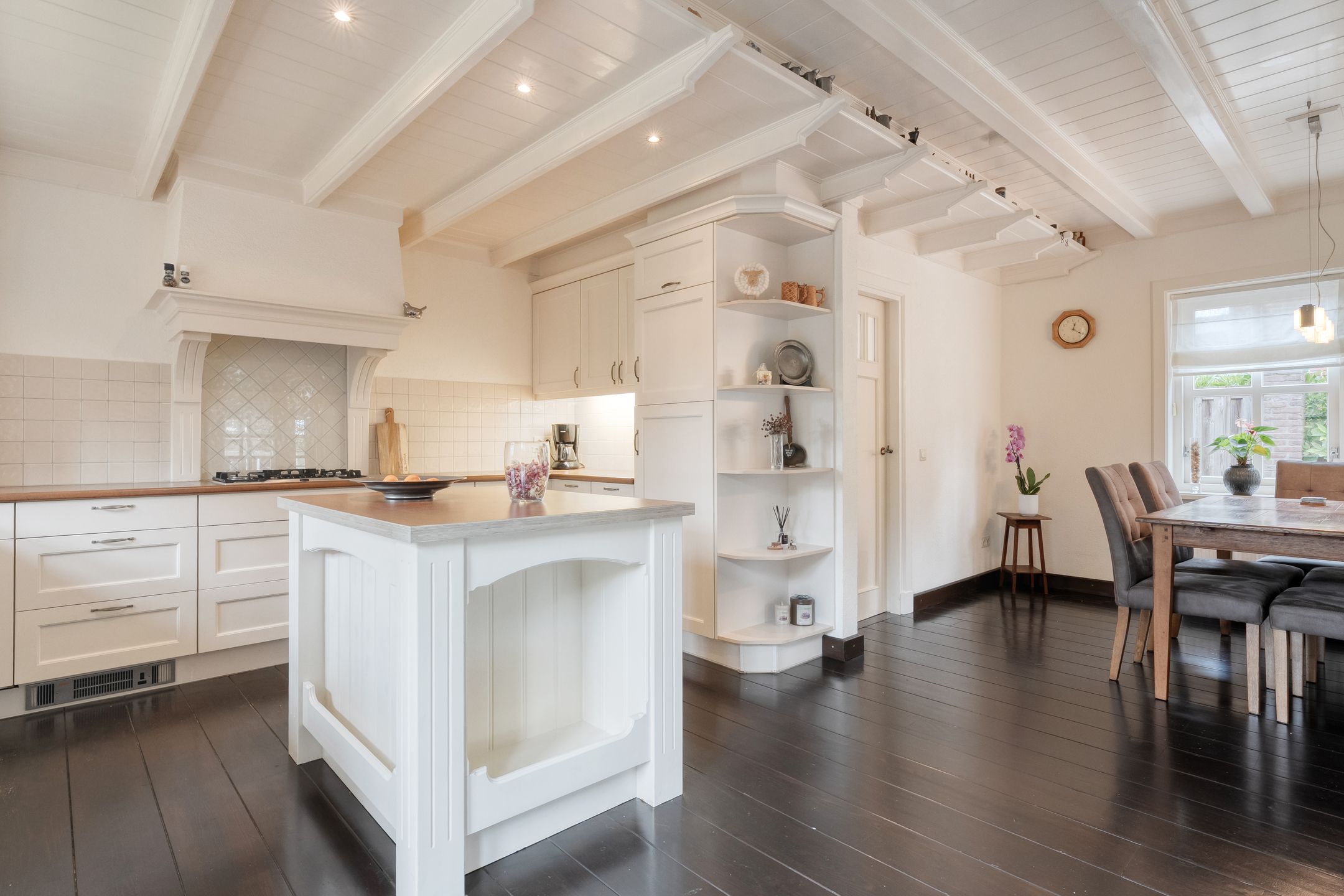 Photo 15 of Burgemeester Schuitestraat 36