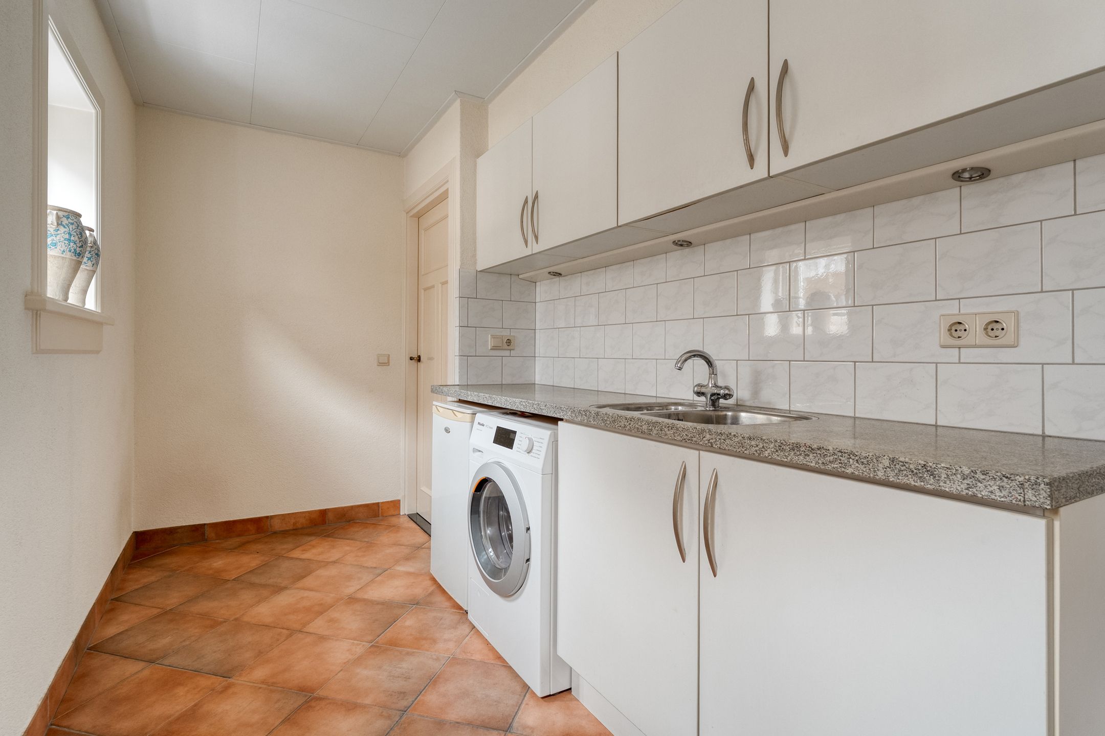 Photo 21 of Burgemeester Schuitestraat 36