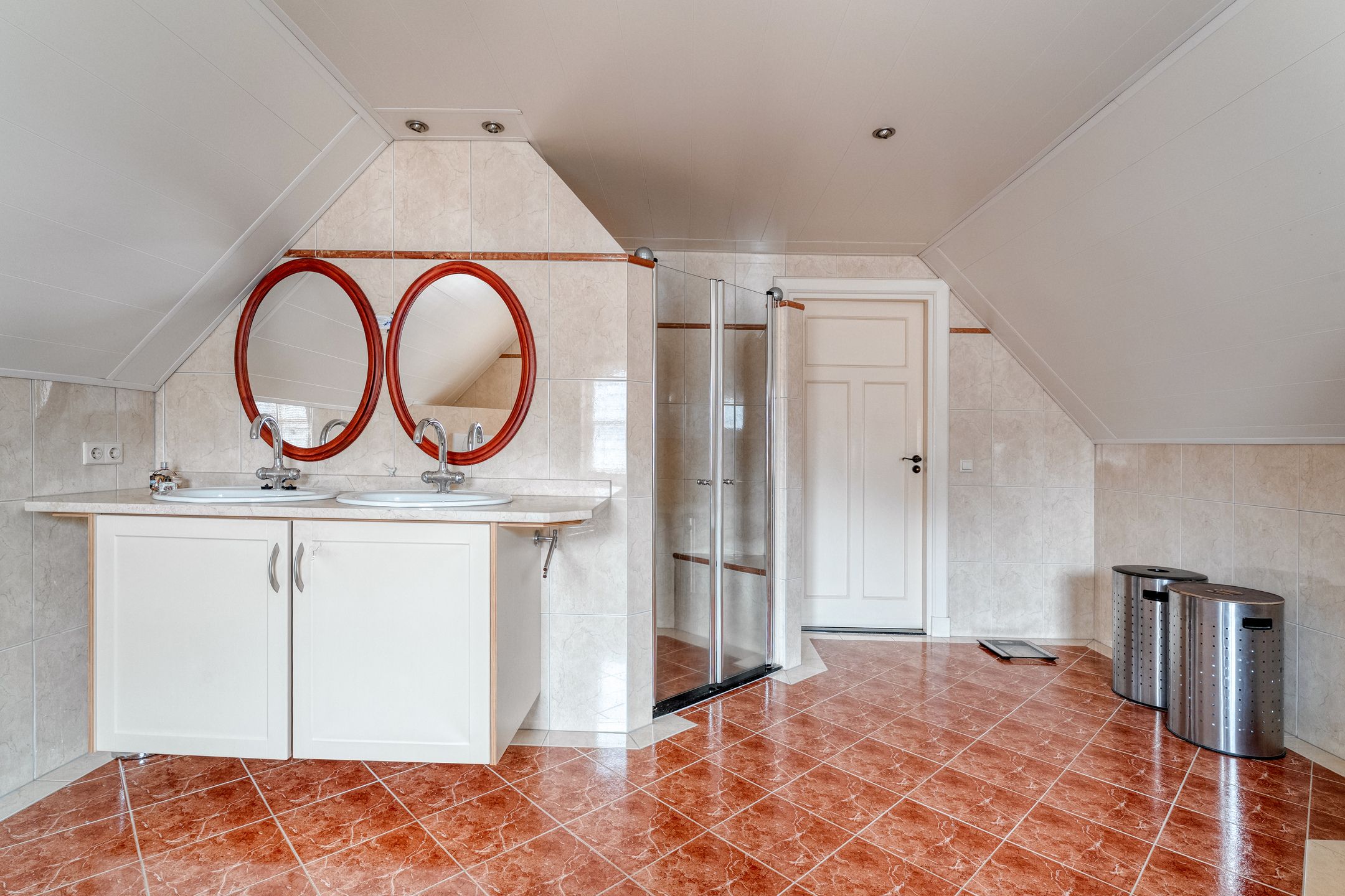 Photo 30 of Burgemeester Schuitestraat 36