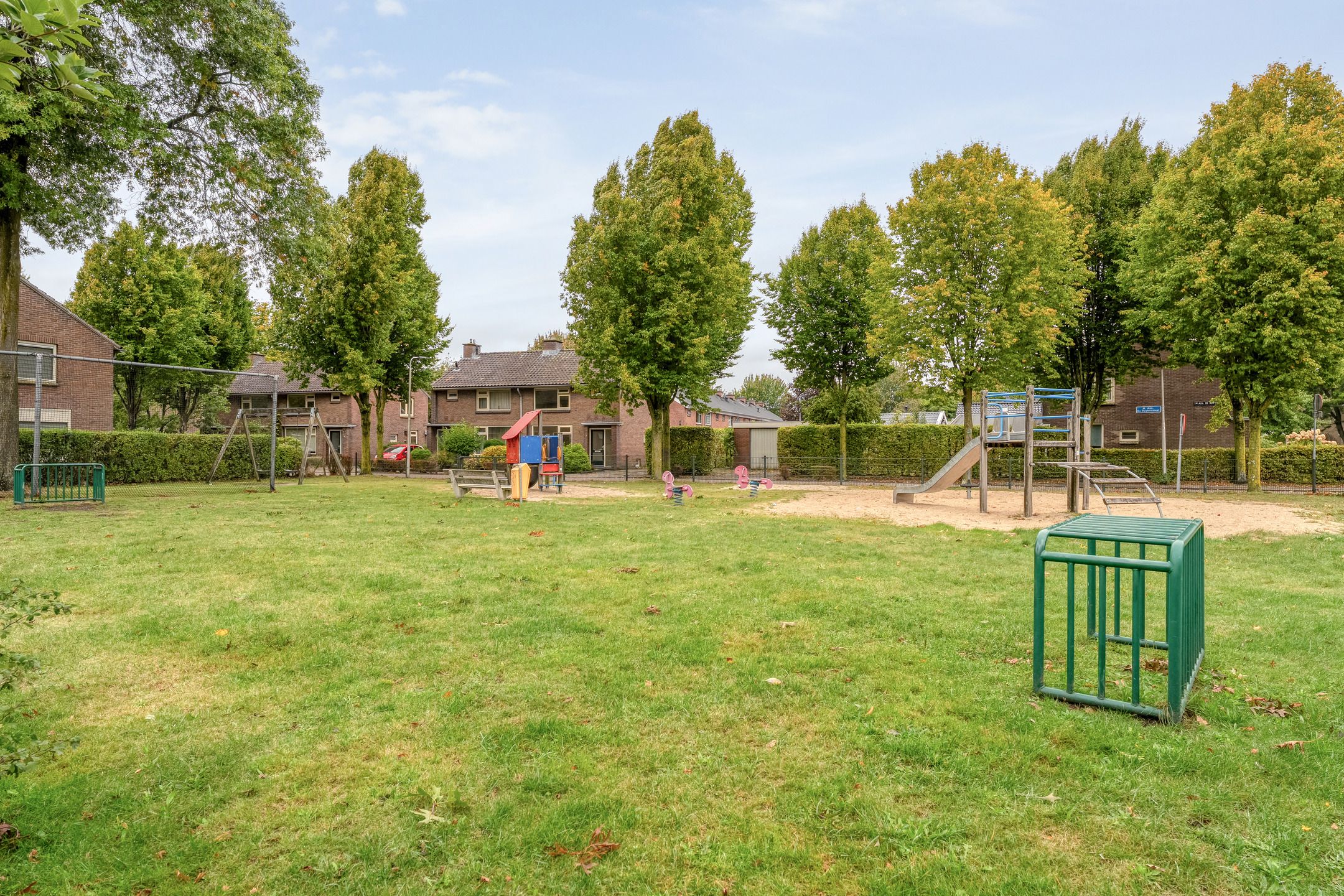 Photo 39 of Burgemeester Schuitestraat 36