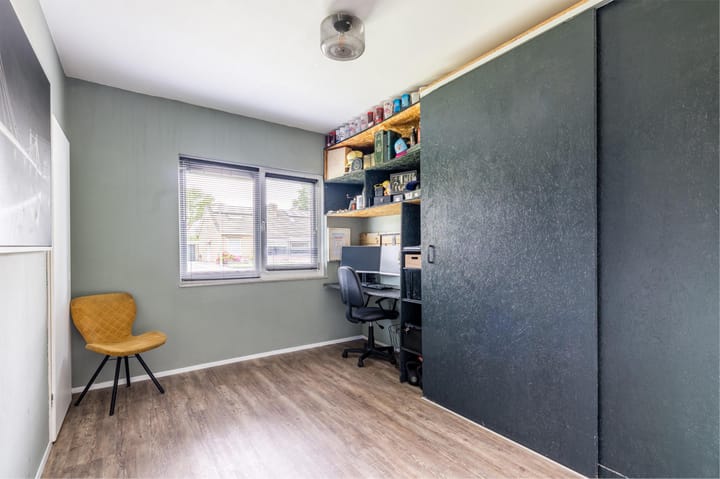 Photo 18 of Irisstraat 28