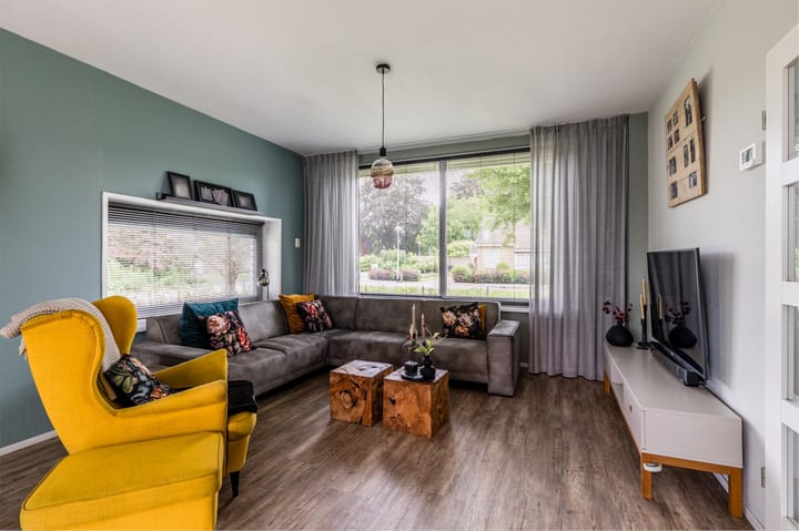 Photo 28 of Irisstraat 28