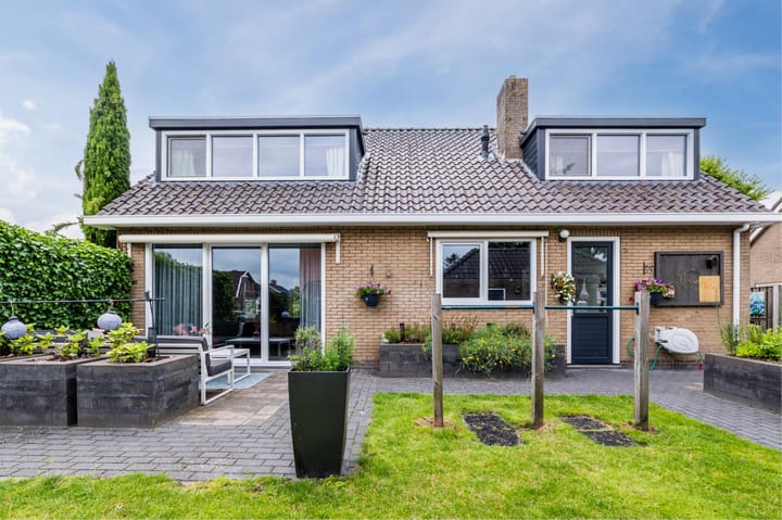 Photo 49 of Irisstraat 28