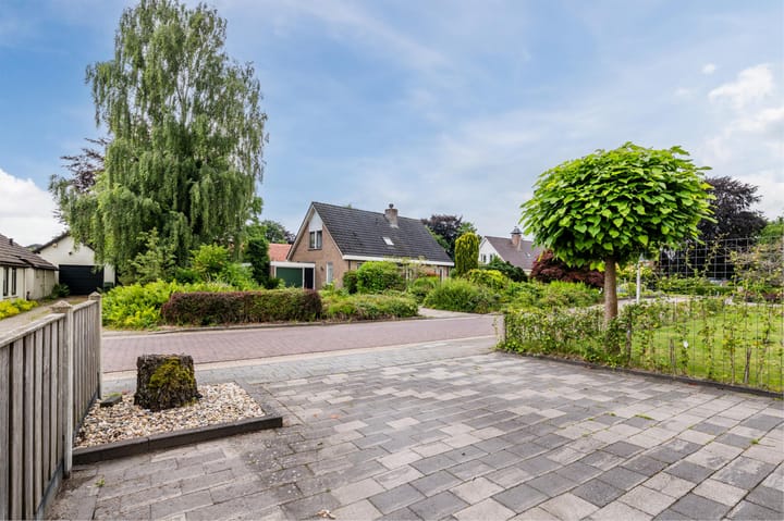 Photo 53 of Irisstraat 28