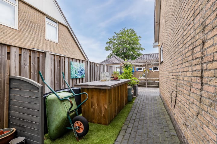 Photo 54 of Irisstraat 28