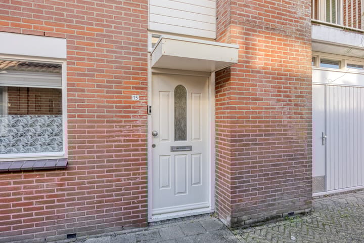 Foto 5 van Azalea 15