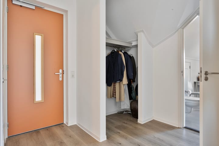 Photo 10 of Veldmaterstraat 182-J