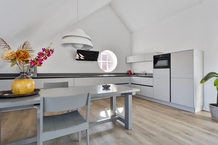 Photo 13 of Veldmaterstraat 182-J