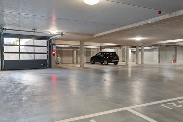 Photo 46 of Veldmaterstraat 182-J