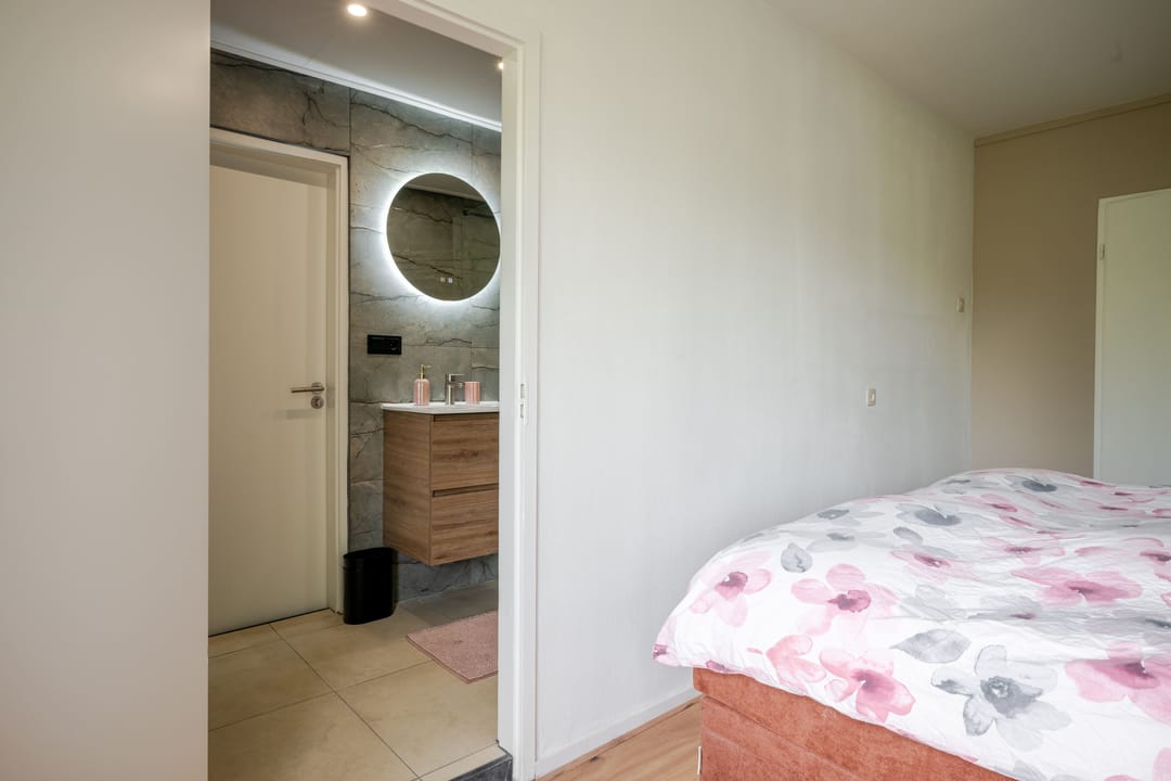 Photo 11 of Tesselschadestraat 109